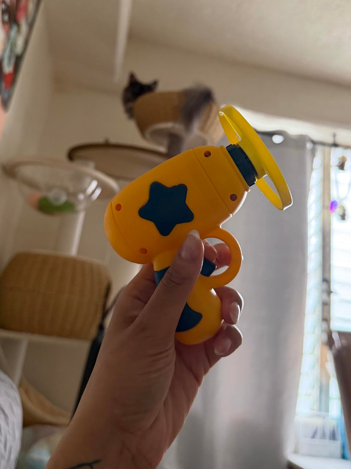 Interactive Flying Disc Cat Toy Launcher