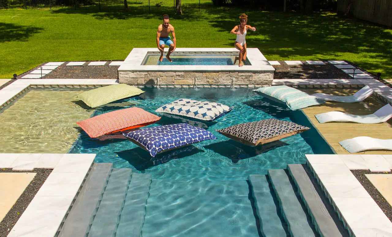 Laze Pillow