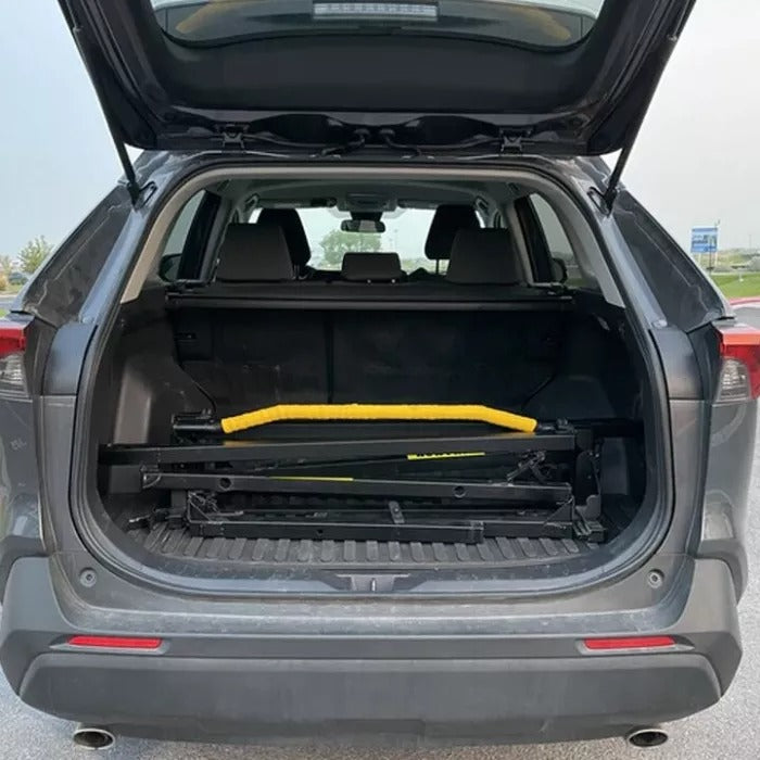 Folding horizontal pull-up bar